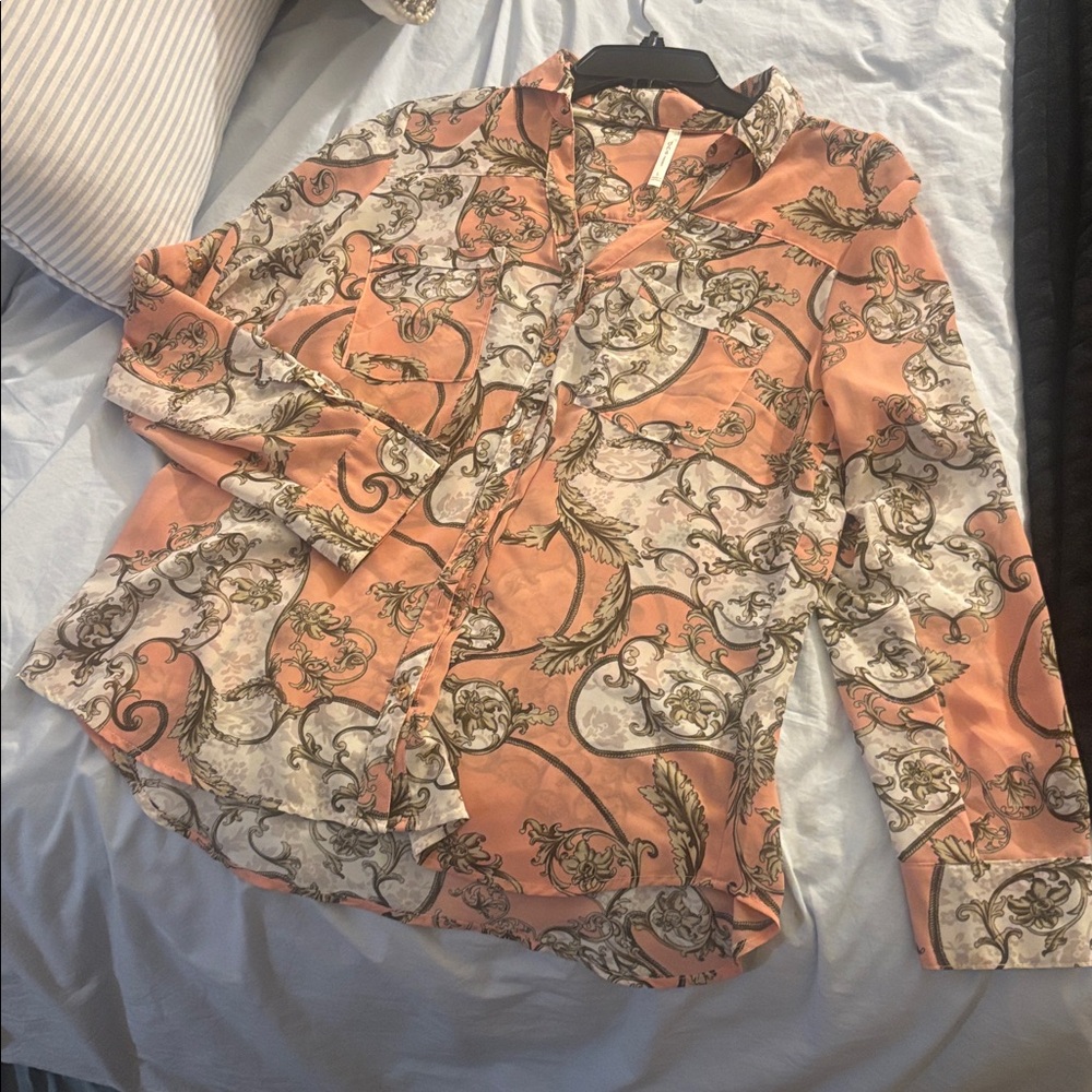 Pink Victorian Patterned Shirt size L worn once gold buttons